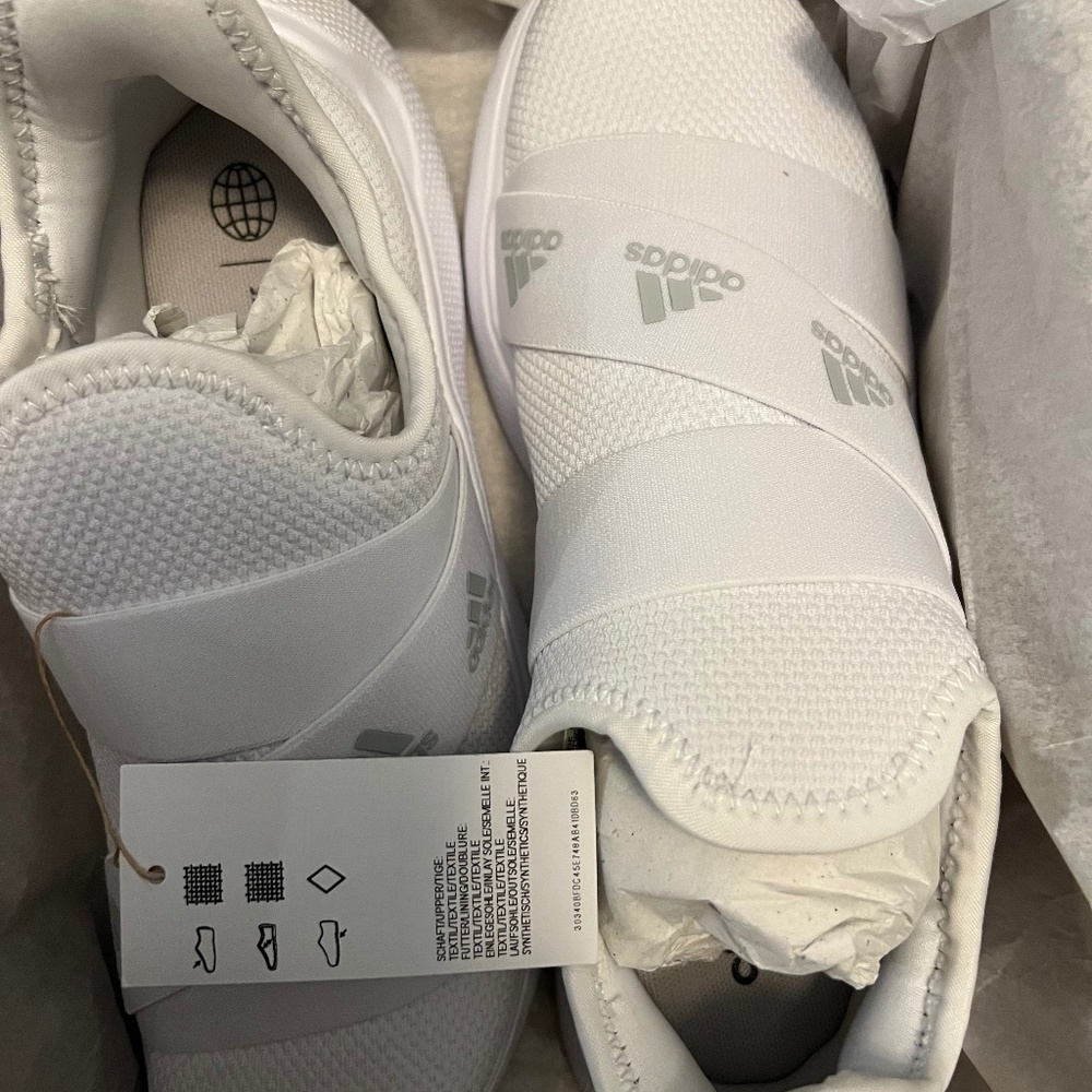 NWT-Adidas Puremotion Adapt Size 7 womens